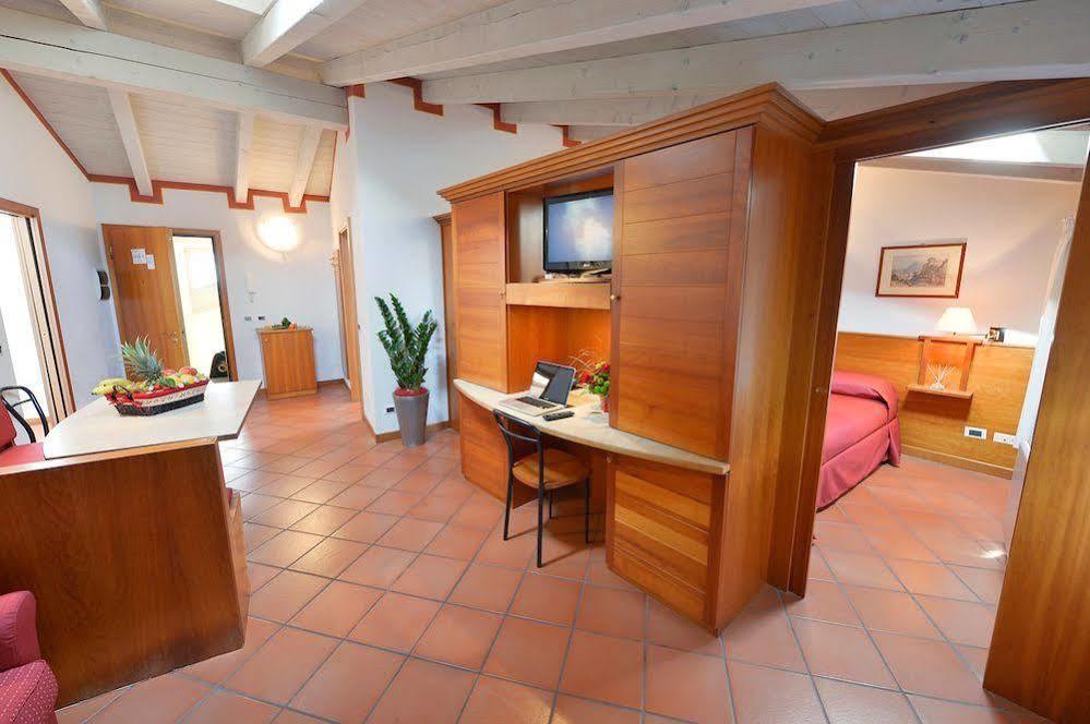 Residence Del Messaggero Роверето Экстерьер фото